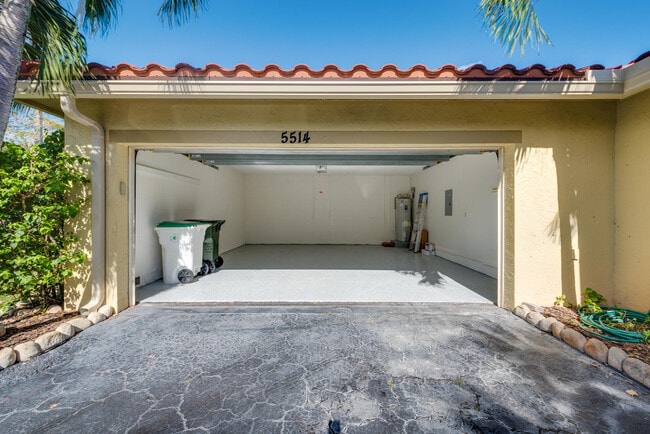 Building Photo - 5514 NW 41st Terrace