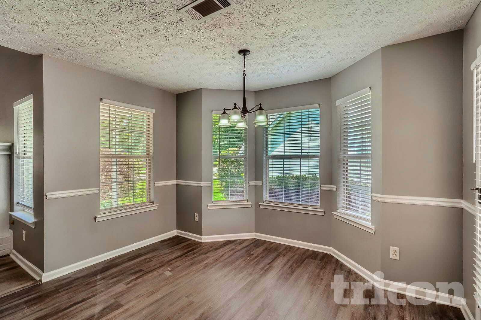 Building Photo - 210 Pebble Creek Dr