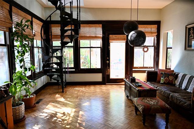 Building Photo - 327 S Edgefield Ave