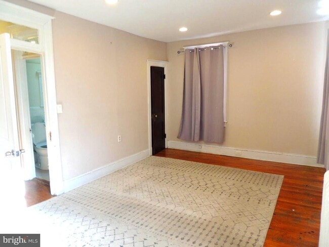 Building Photo - 1465 Girard St NW