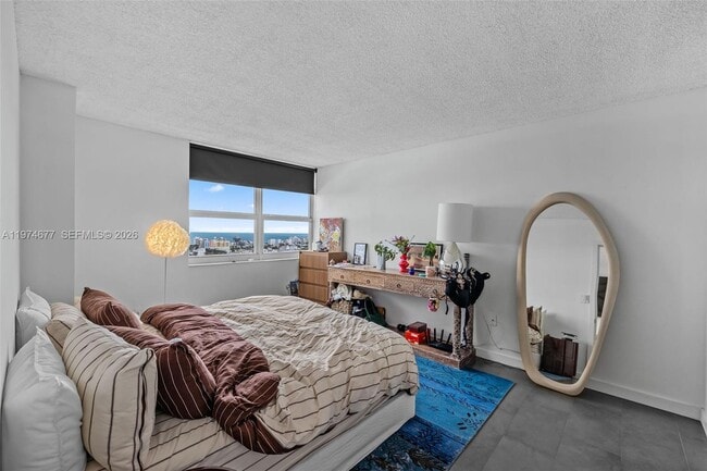 Building Photo - 650 West Ave