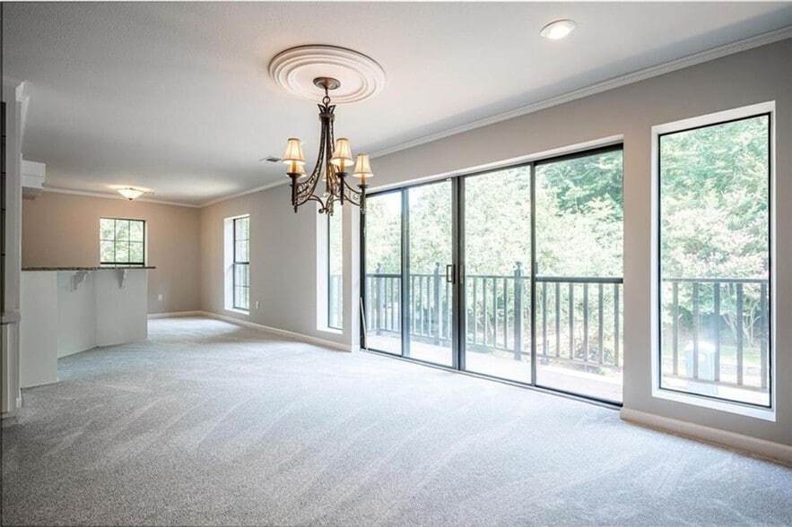 Building Photo - 26202 Plantation Dr NE