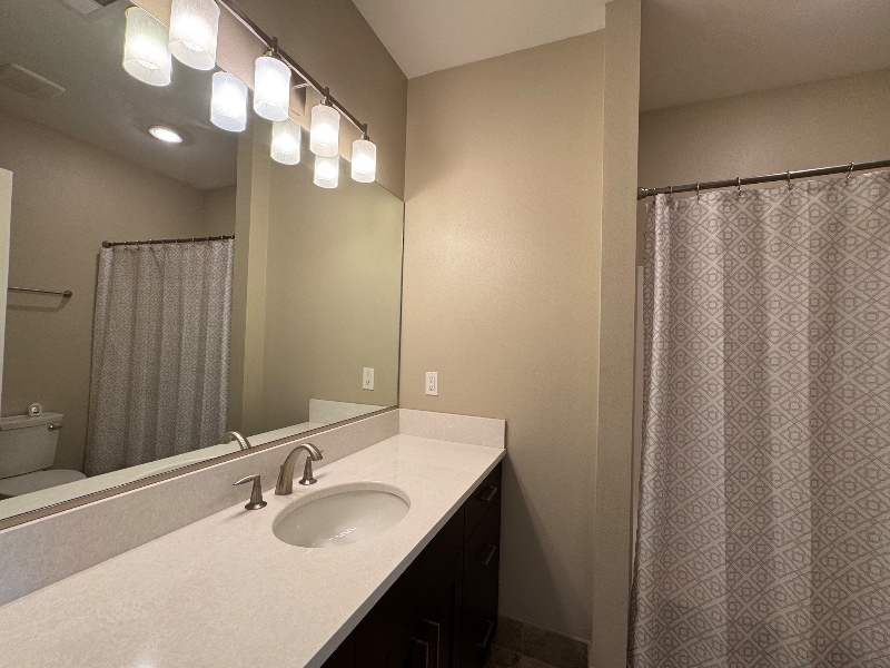 Building Photo - 7808 S Parway Ln