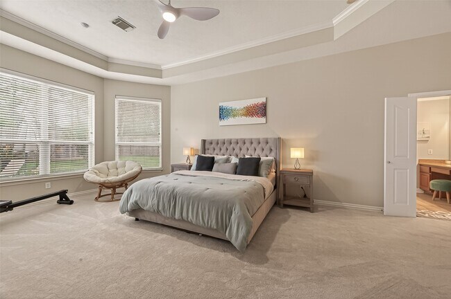 Building Photo - 171 E Lansdowne Cir