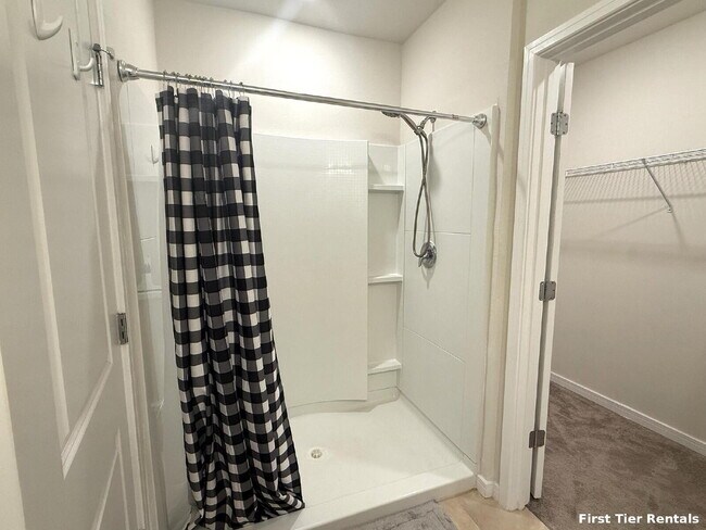Building Photo - Cagan Crossings 3BR Home Available Now