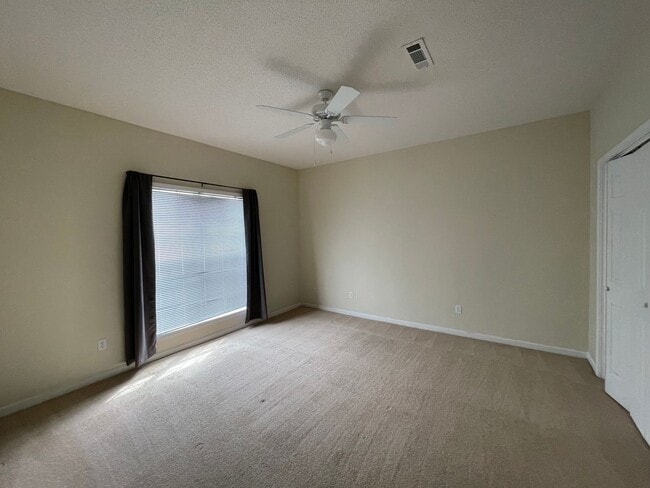 Building Photo - Wakefield - One Story Townhome!