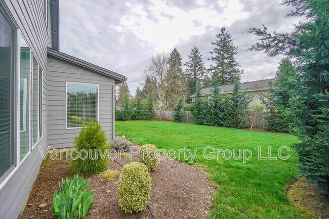 Building Photo - 15103 NE 98th Cir