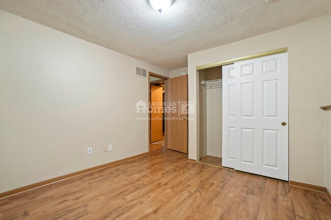 Building Photo - 2101 Symmes Court
