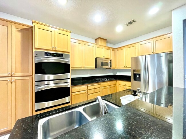 Building Photo - 366 Rock Creek Cir