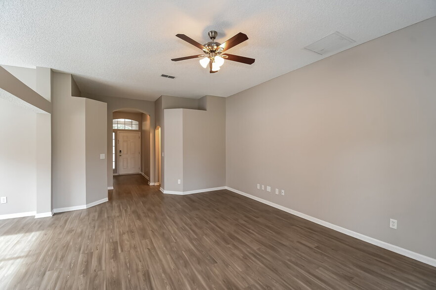 Building Photo - 1508 Austin Ln