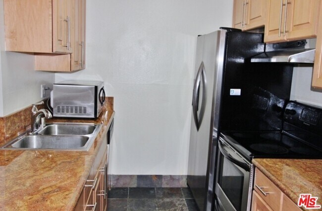 Building Photo - 7765 W 91st St