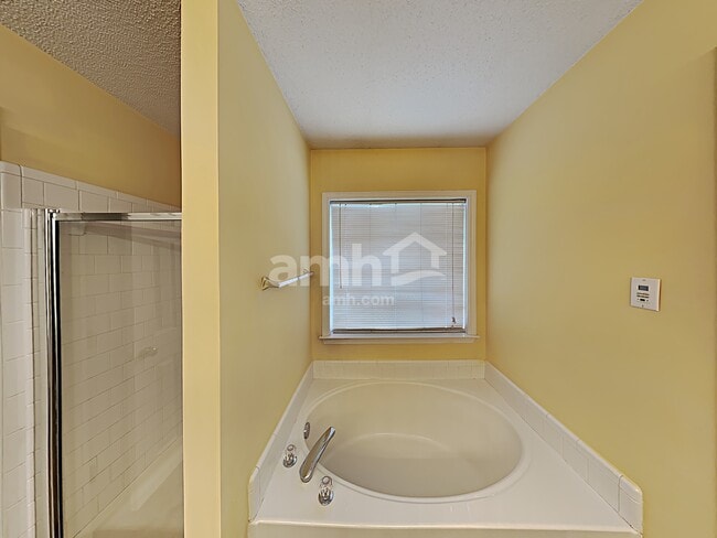 Building Photo - 515 Bass Chase NW