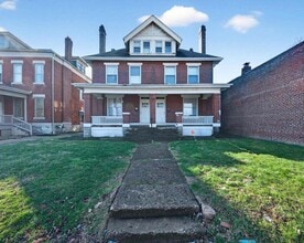 Building Photo - 1621 E Main St