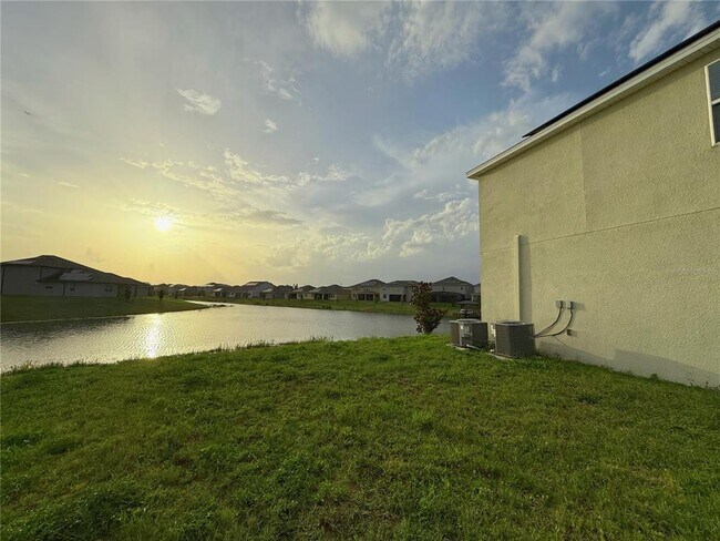 Building Photo - 5001 Center Ct