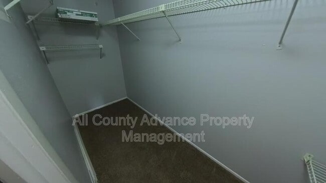 Building Photo - 6189 Chesham Dr