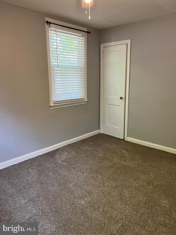 Building Photo - 237 Miner St