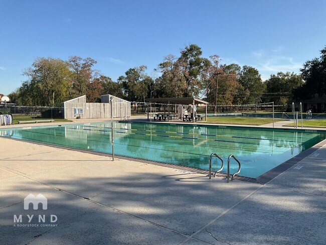 Building Photo - 4003 Highknoll Ln