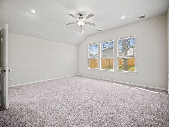 Building Photo - 136 Caterpillar Ln