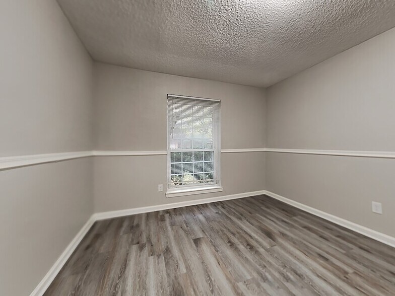 Building Photo - 25311 Mill Pond Ln