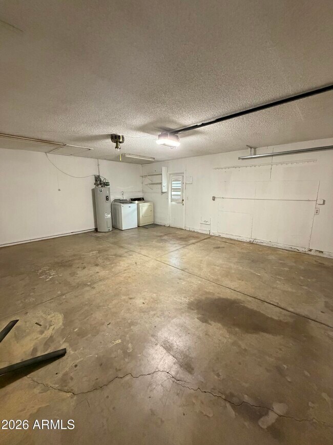 Building Photo - 16015 N 47th Dr