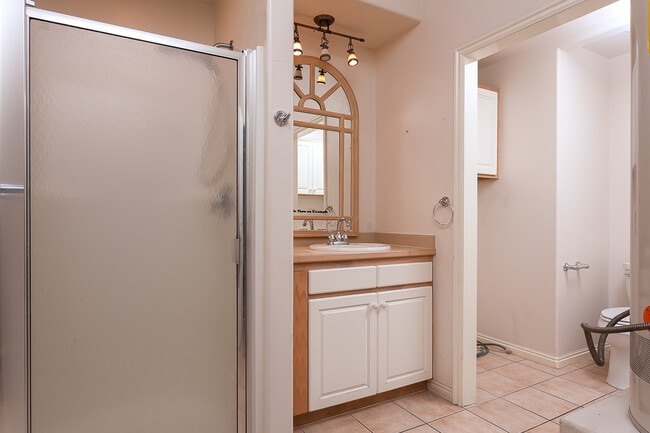 Building Photo - Pet-friendly home in downtown Hurricane