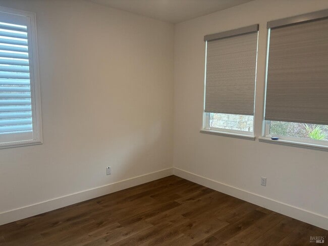 Building Photo - 1468 Oak Cir