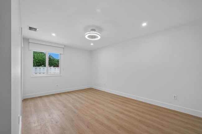 Building Photo - 1271 SW 85th Terrace