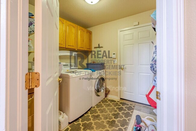 Building Photo - 2432 Mallard Cir