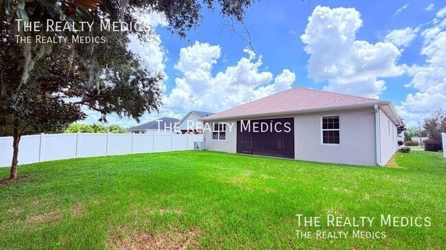 Building Photo - 4791 NE 125th Lp