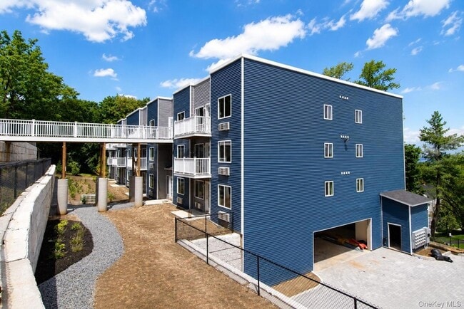 Building Photo - 16 Dowd St