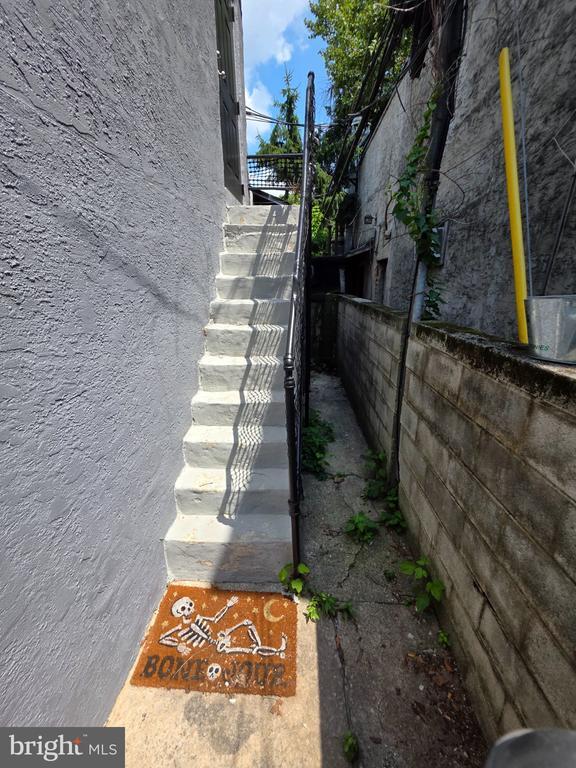 Building Photo - 4338 Cresson St