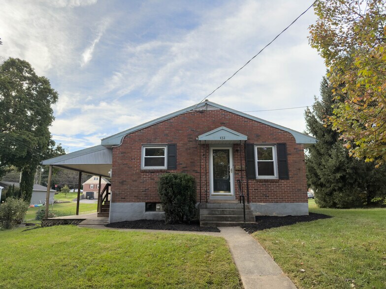 Building Photo - 432 E Main St