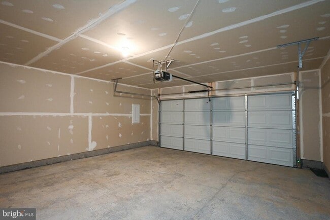 Building Photo - 157 Schyrock Dr