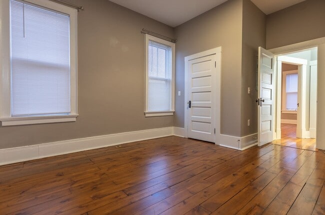 Building Photo - 204 N Columbus St