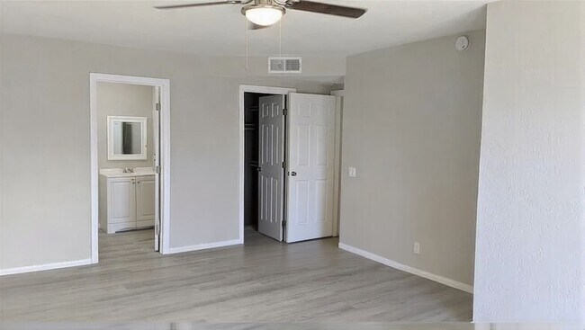 Building Photo - 68180 Cll Las Tiendas