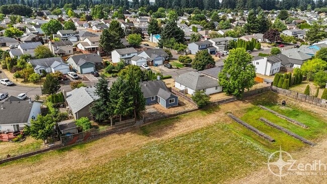 Building Photo - 16004 NE 47th St