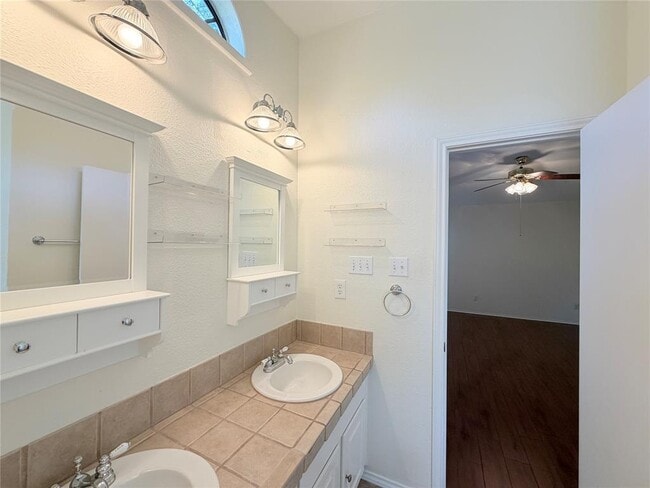 Building Photo - 1703 Hatch Rd