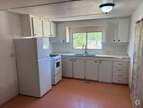 Building Photo - 9075 S Honeysuckle Farm Trl