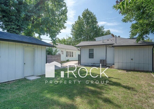 Building Photo - Contemporary 2 Bedroom plus Office/Bonus Room with Loft near Uptown and Plaza Districts   ~One Mo...