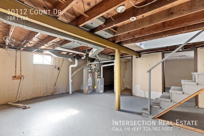 Building Photo - 10112 Count Dr