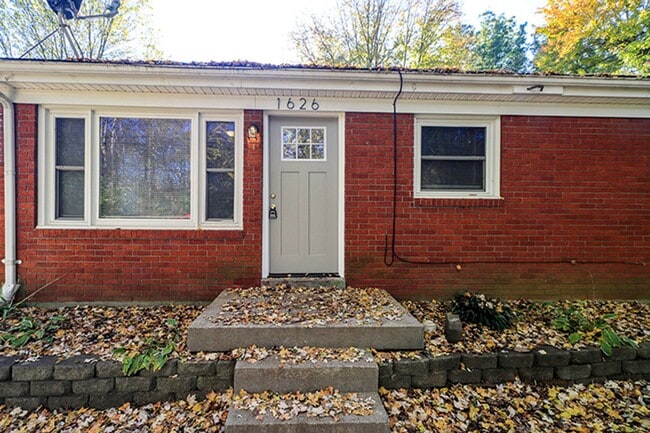 Building Photo - 3 bedroom 1 bath in Valley Station!