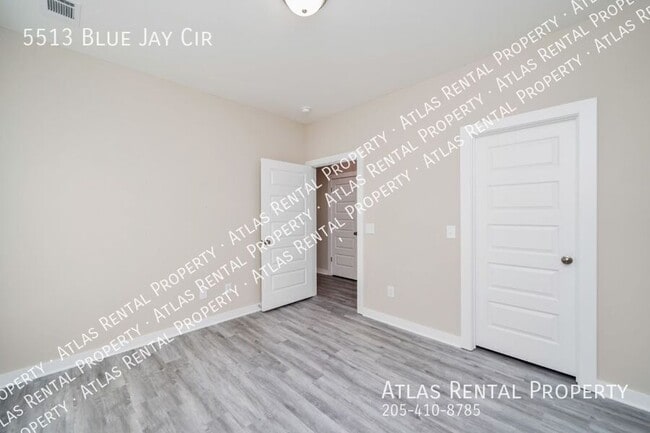 Building Photo - 5513 Blue Jay Cir