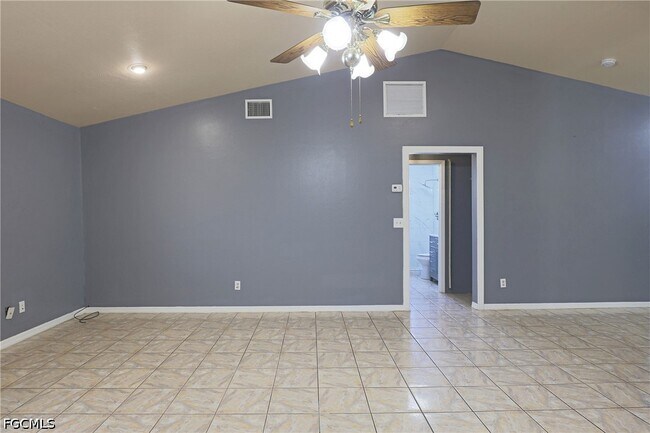 Building Photo - 3818 SW 7th Pl