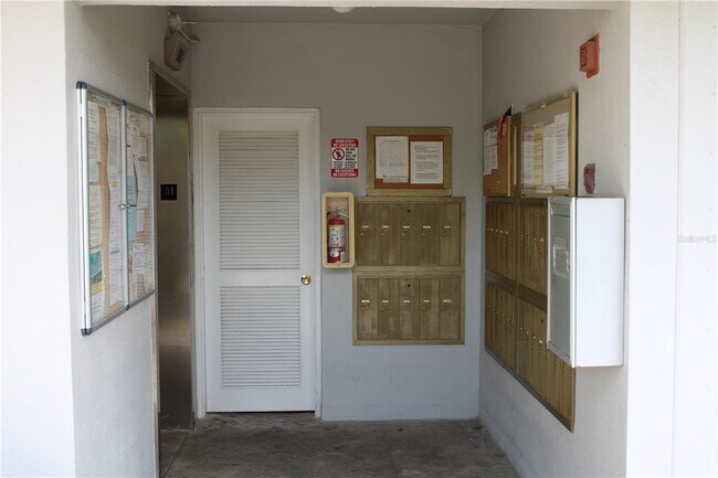 Building Photo - 4240 Ironwood Cir