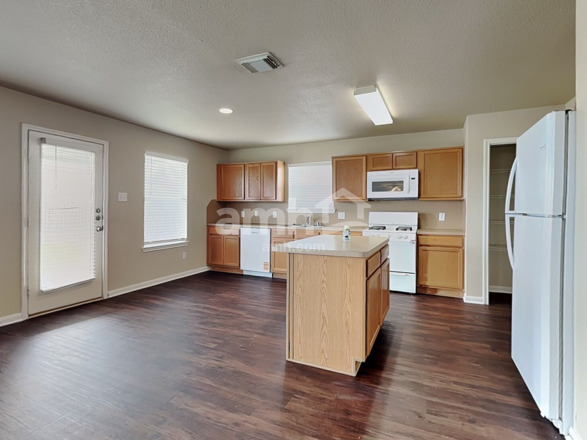 Building Photo - 3743 Jewel Point Dr