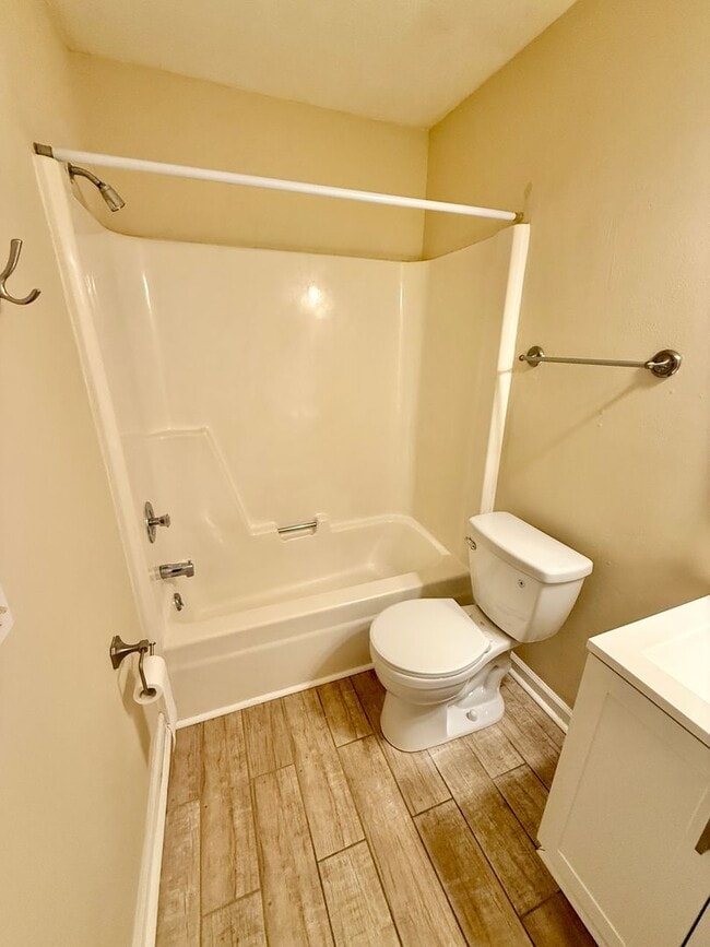 Building Photo - 3 Bed 2 Bath with Amenities in Hermitage for $1700/mo!