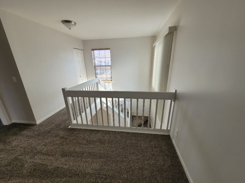 Building Photo - 22241 W Niagara Trail