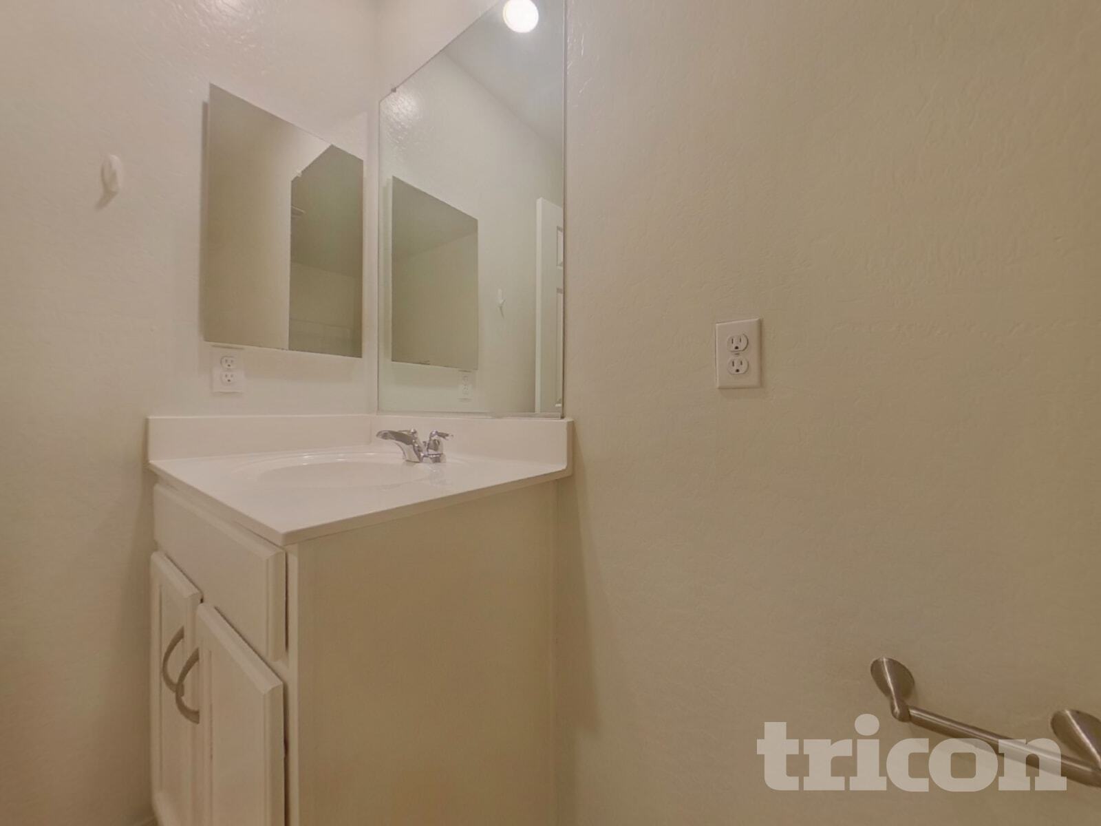 Building Photo - 16221 W La Ventilla Way