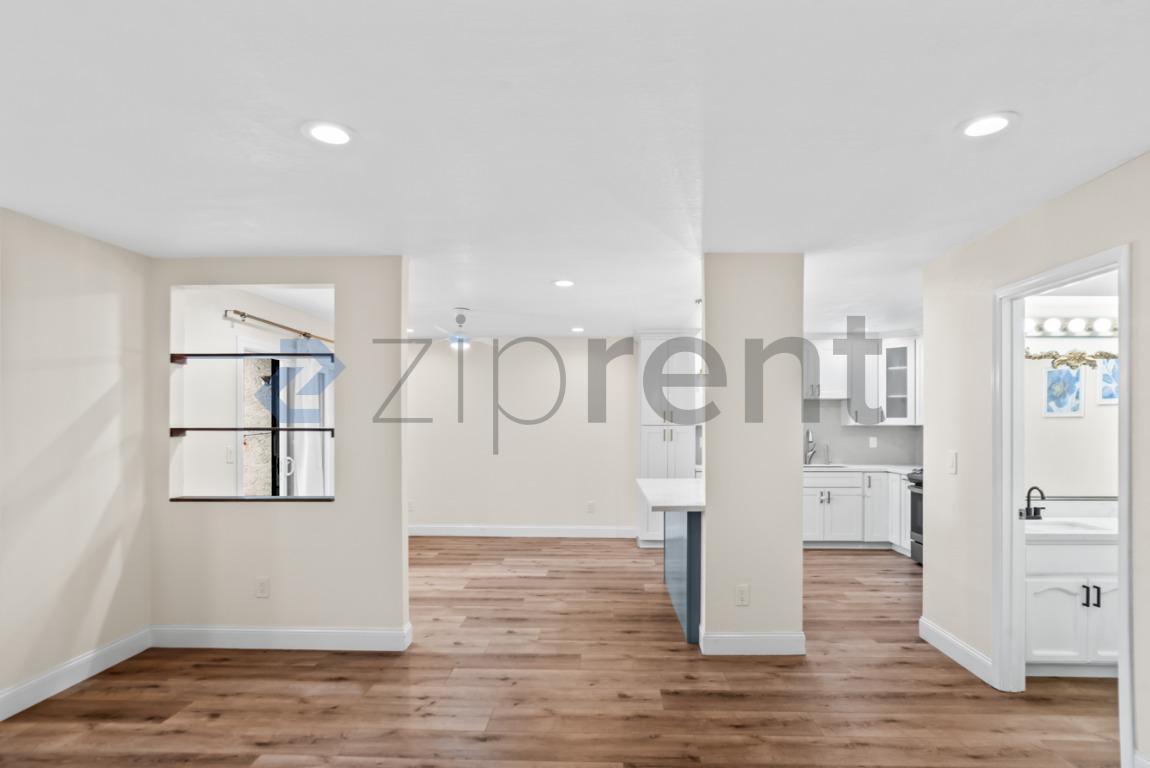 Building Photo - Unit
