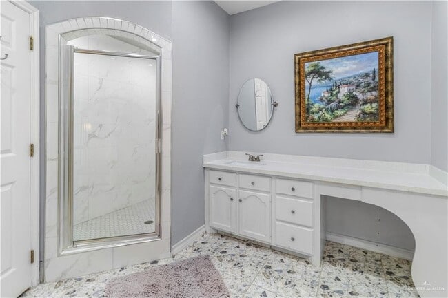 Building Photo - 20 Easy St